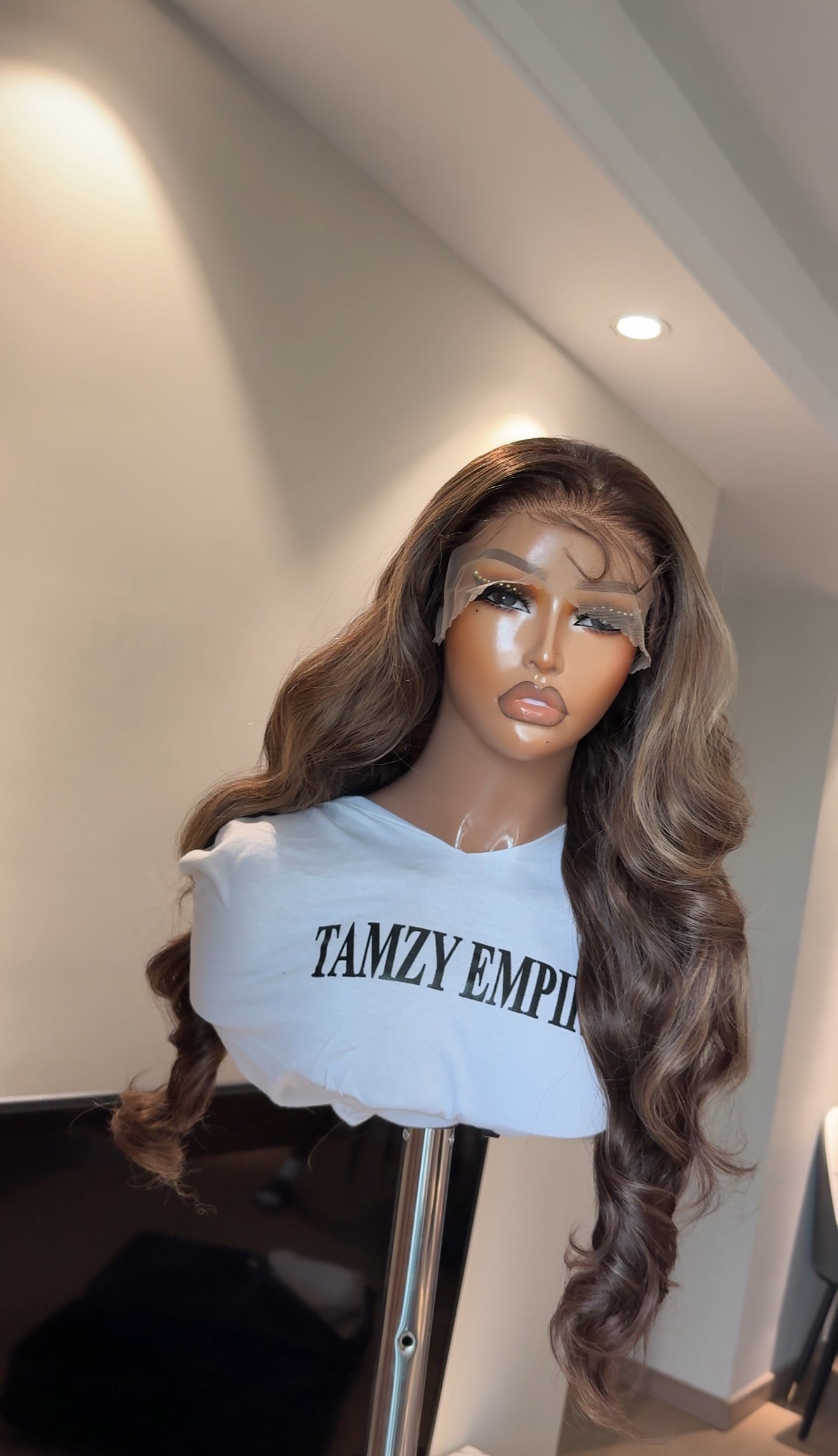 Highlighted frontal wavy